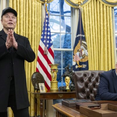 trump-and-musk-appear-together-in-the-oval-office-to-defend-the-work-of-doge