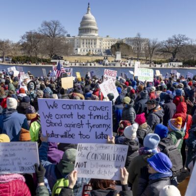 thousands-of-people-protest-in-washington,-dc,-and-across-the-us.-on-presidents-day