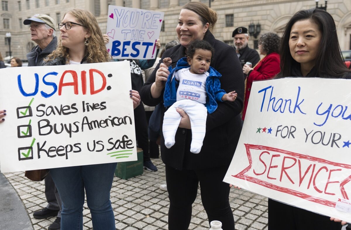 usaid-workers-return-to-hq-to-clear-their-desks,-as-trump-dismantles-the-agency