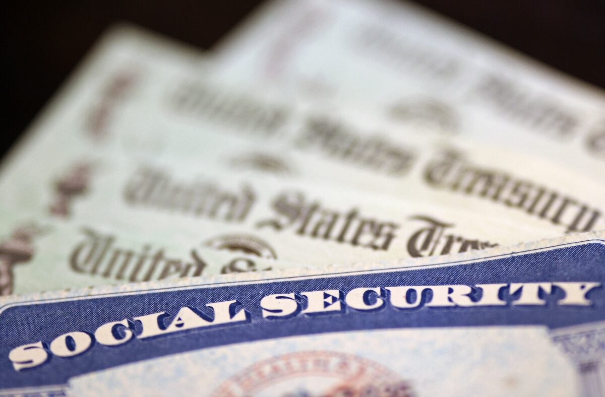 the-social-security-administration-says-it-plans-to-cut-some-7,000-jobs