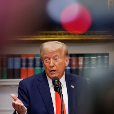 trump-says-25%-tariffs-on-imports-from-canada-and-mexico-will-go-ahead