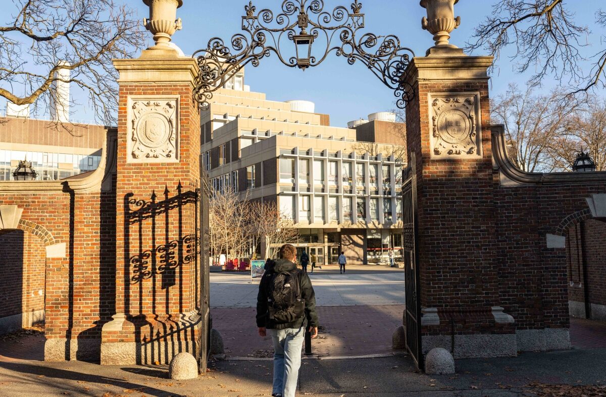 universities-across-the-us.-freeze-hiring-as-federal-funding-hangs-in-the-balance