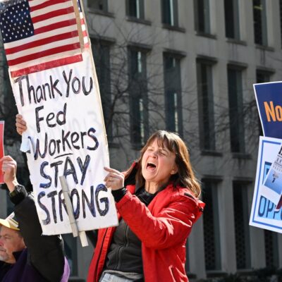 thousands-of-fired-federal-workers-must-be-offered-reinstatement,-a-judge-rules