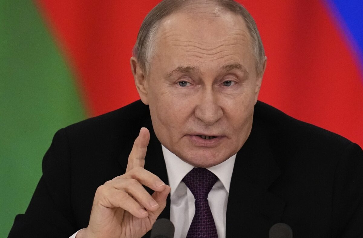 putin-voices-doubts-over-a-us.-proposed-ceasefire-with-ukraine,-and-sets-conditions