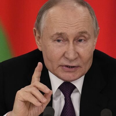 putin-voices-doubts-over-a-us.-proposed-ceasefire-with-ukraine,-and-sets-conditions