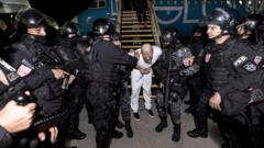 us-deports-hundreds-of-venezuelans-to-el-salvador-despite-court-order