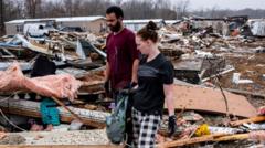 us-tornadoes,-wildfires-and-dust-storms-leave-40-dead-and-‘staggering’-damage