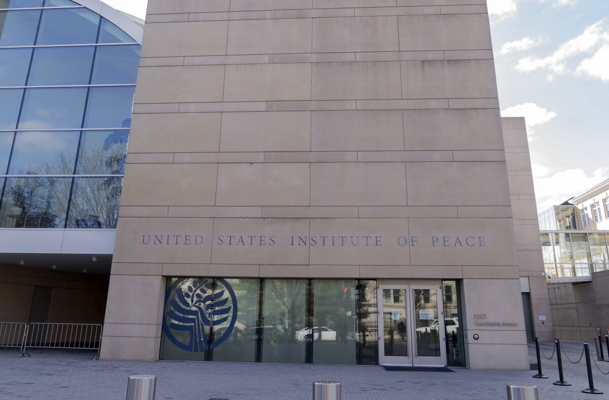 doge-staff-entered-the-us-institute-of-peace-with-dc.-police-help